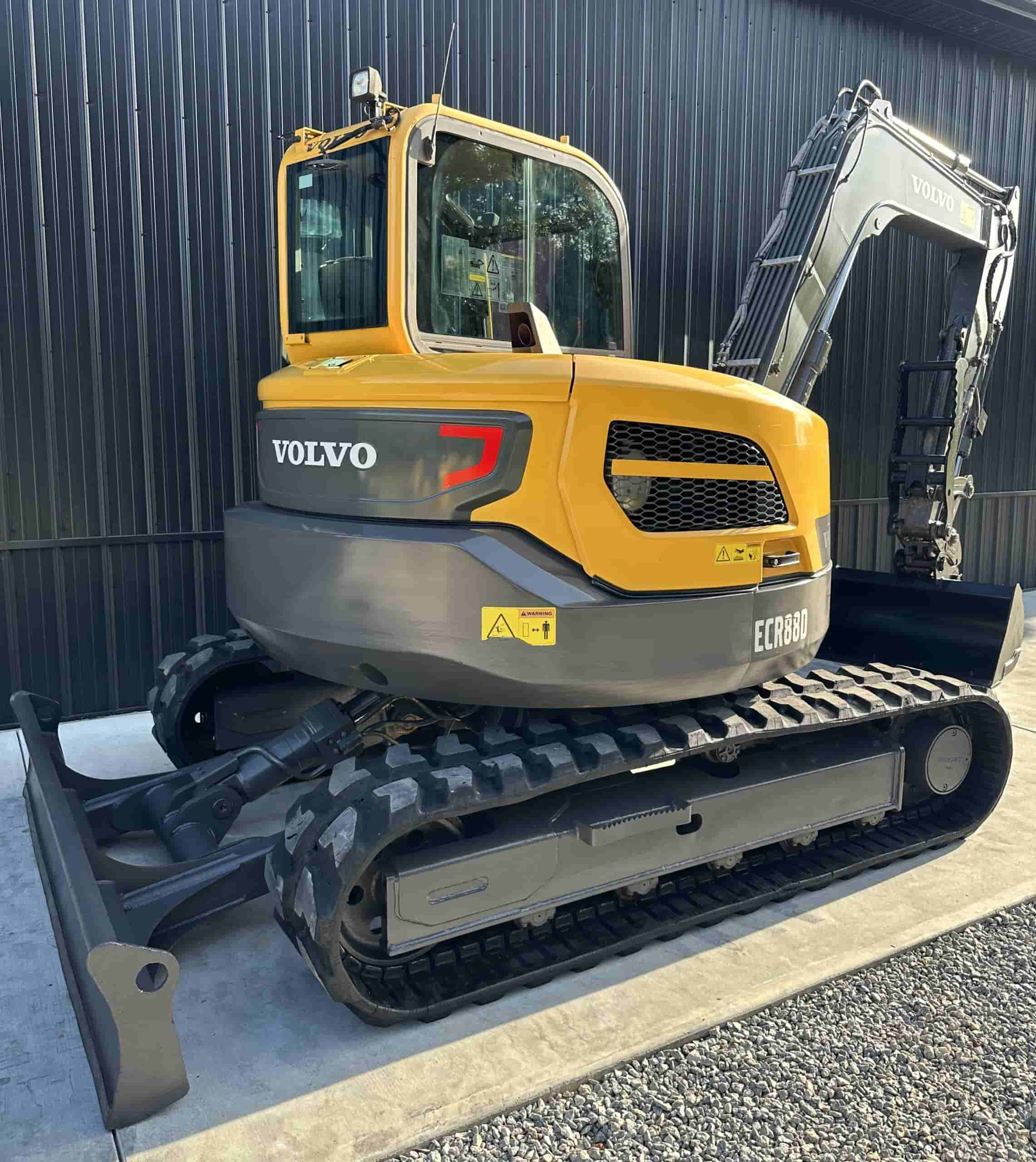 2017 VOLVO ECR88D
